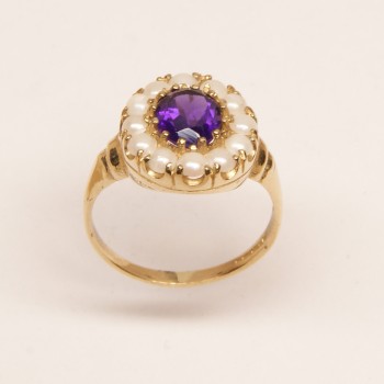 9ct Gold Amethyst/Pearl Ring